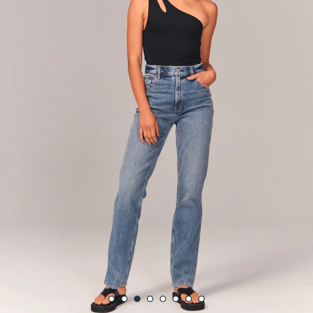 LIKE NEW! Abercrombie 90s Ultra High Rise Straight Jeans size 25